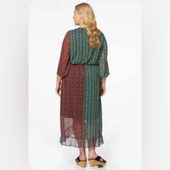 Cato | PLUS SIZE GEO PATCHWORK DRESS Dark Violet Various Sizes Available - Picture 3 of 4